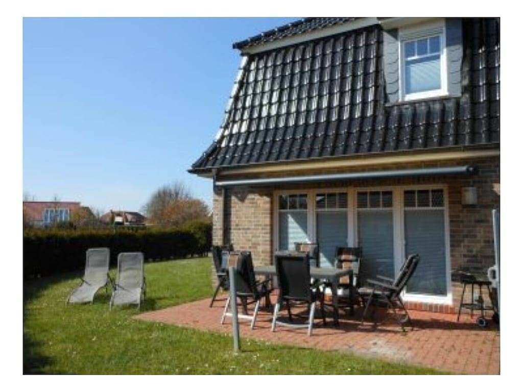 Ferienhaus in Hage mit Schwimmbecken