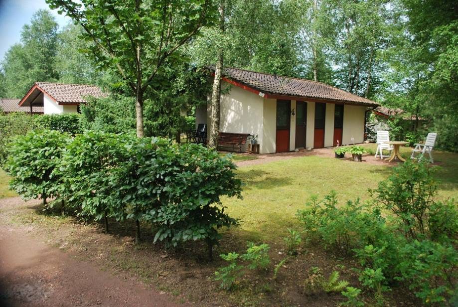 Gemütlicher Bungalow mit Parkplatz Terrasse Küche Internet - 2km bis Höcklenkamp — Bild 2