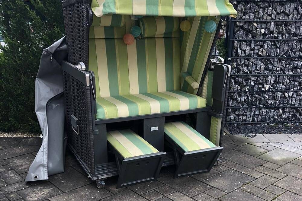 Moderne helle Ferienwohnung mit Kamin und Terrasse — Bild 3