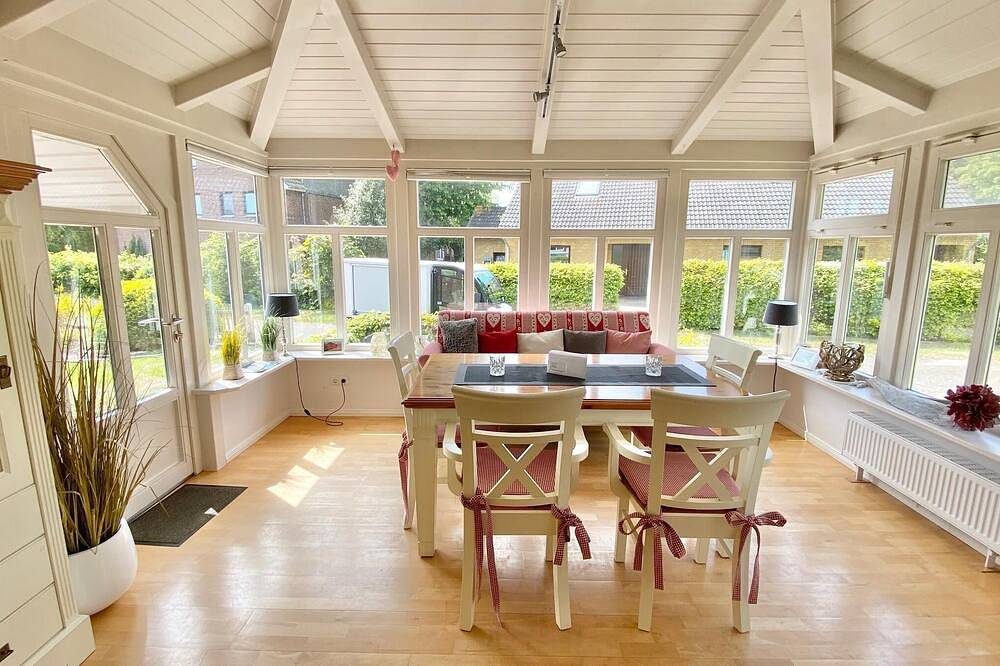 Die wunderschöne Ferienwohnung \"Greta\" im Wilken´s Hus\" liegt in ruhiger Lage un