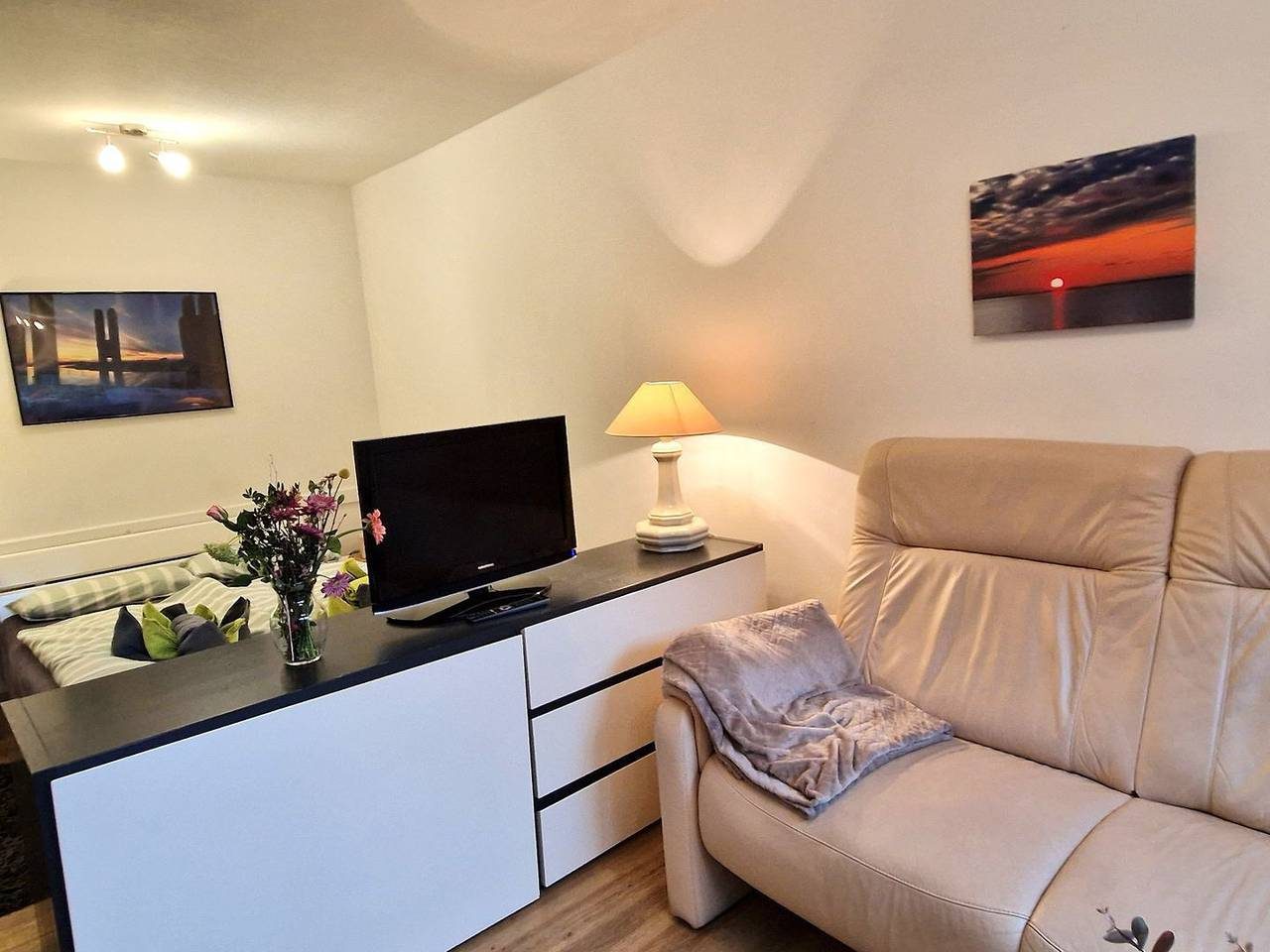 kleines niedliches Apartment mit Terrasse im Ergeschoss für 2 Pers. — Bild 3