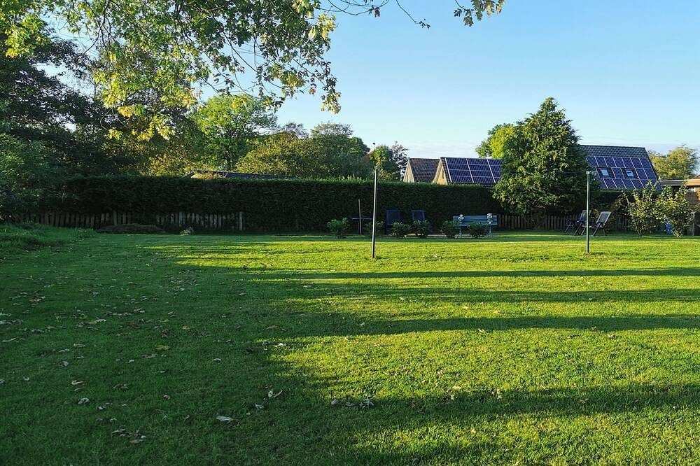 Nordsee Gulfhof Ferienwohnung mit großem Garten — Bild 2