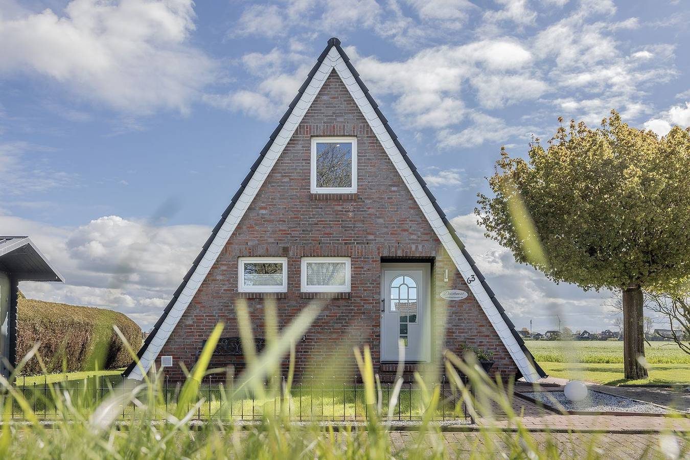 Gemütliches Nurdach- Ferienhaus in Carolinensiel (60 m²) für 4 – 5 Personen — Bild 2