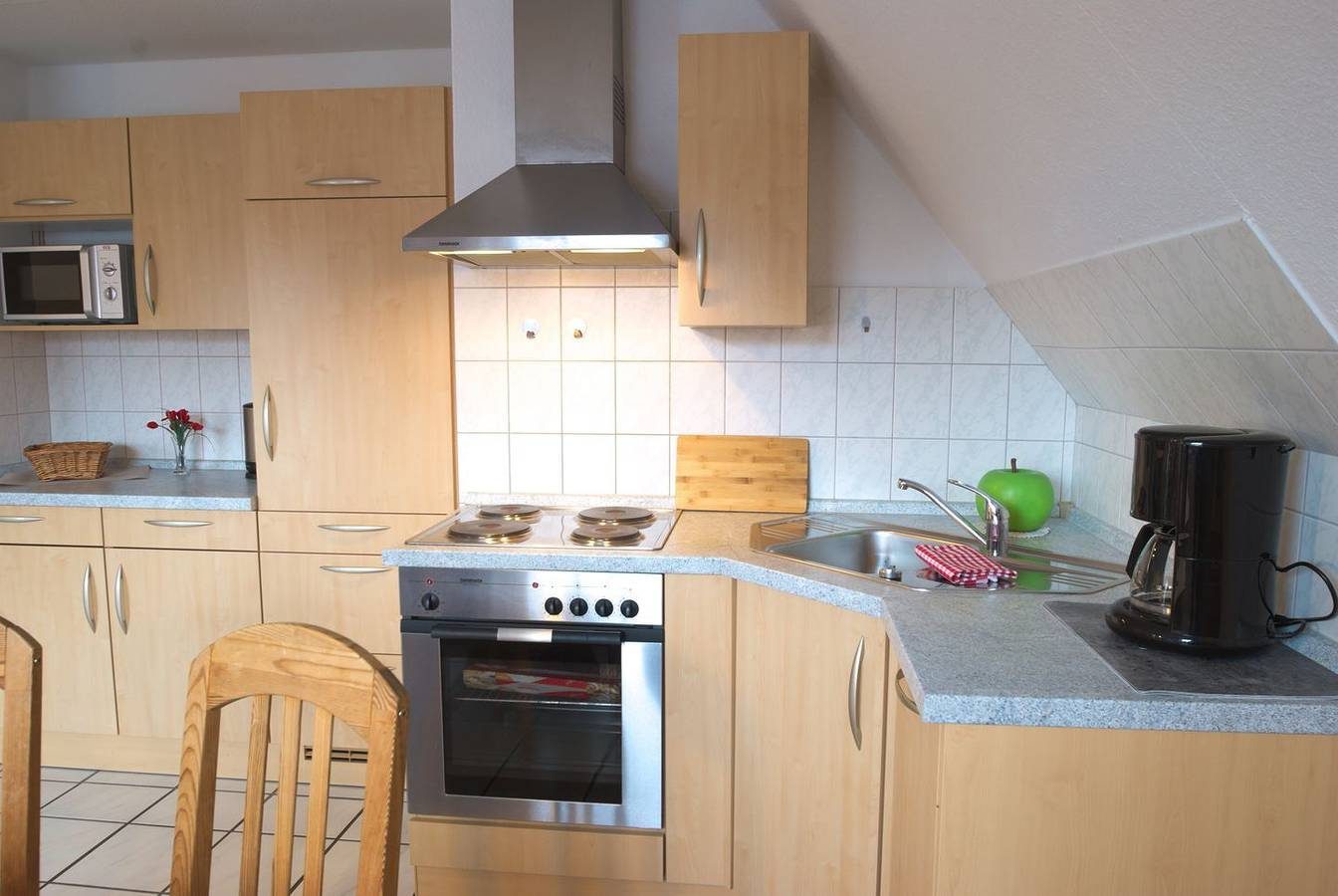 ruhige Oberwohnung mit Balkon/ 2 Schlafzimmern, 4 Pers. 2 Bäder — Bild 3