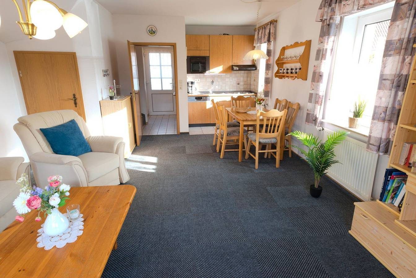 Großzügiges Ferienhaus in zentraler Lage von Norddeich mit 3 Schlafzimmern — Bild 2